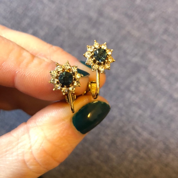 Vintage Flower Clip On Earrings - Picture 2 of 8